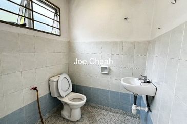 Jalan Putra Permai 8D