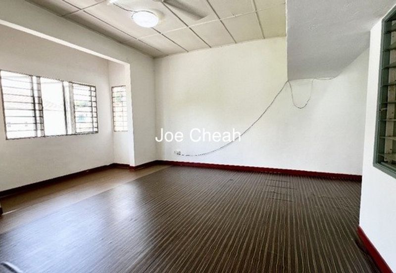 Jalan Putra Permai 8D