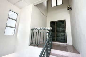 Jalan Putra Permai 8D