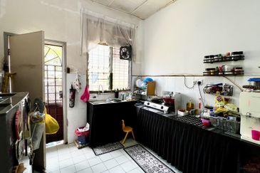 Desa Pinggiran Putra