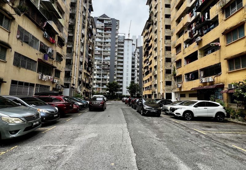 Apartment Taman Miharja Fasa 2 Cheras KL