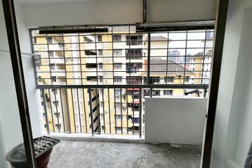 Apartment Taman Miharja Fasa 2 Cheras KL