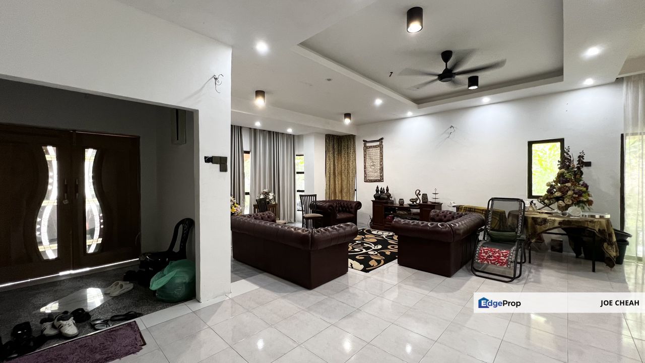 LARGE EXTENSION! Semi Detached 8 Bedrooms Taman Lestari Perdana , Selangor, Seri Kembangan