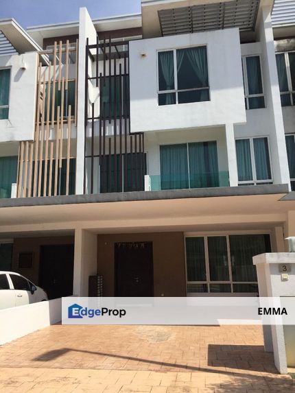 3 storey, Cassia Garden Residence, house for Rent Fully Furnished unit, Selangor, Cyberjaya