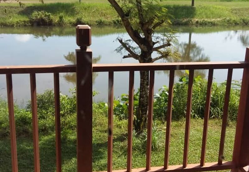 BUKIT MERAH LAKE TOWN