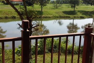 BUKIT MERAH LAKE TOWN