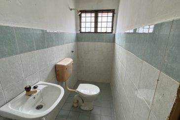 Iris Apartment, Taman Saujana Utama