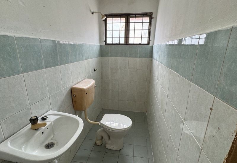 Iris Apartment, Taman Saujana Utama