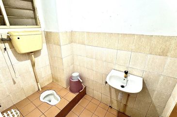 Iris Apartment, Taman Saujana Utama