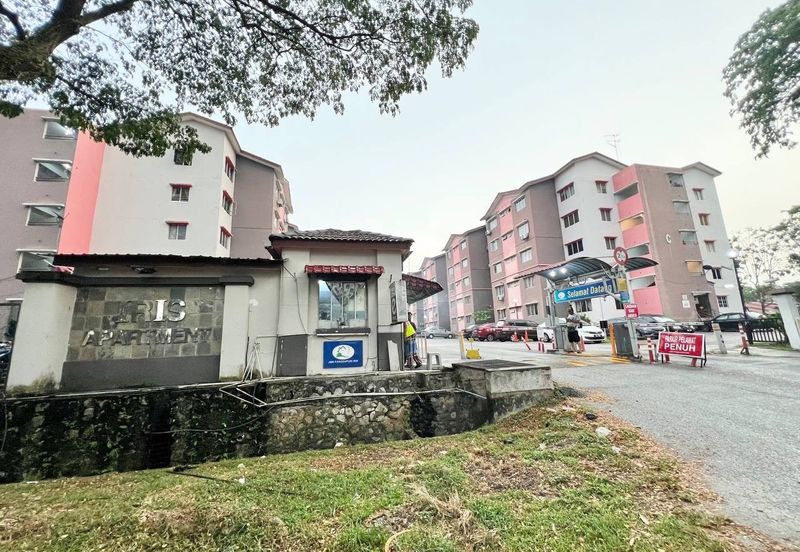 Iris Apartment, Taman Saujana Utama