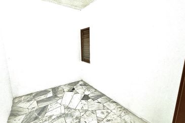 Iris Apartment, Taman Saujana Utama