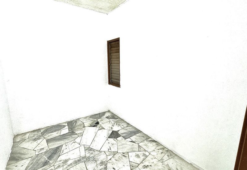 Iris Apartment, Taman Saujana Utama