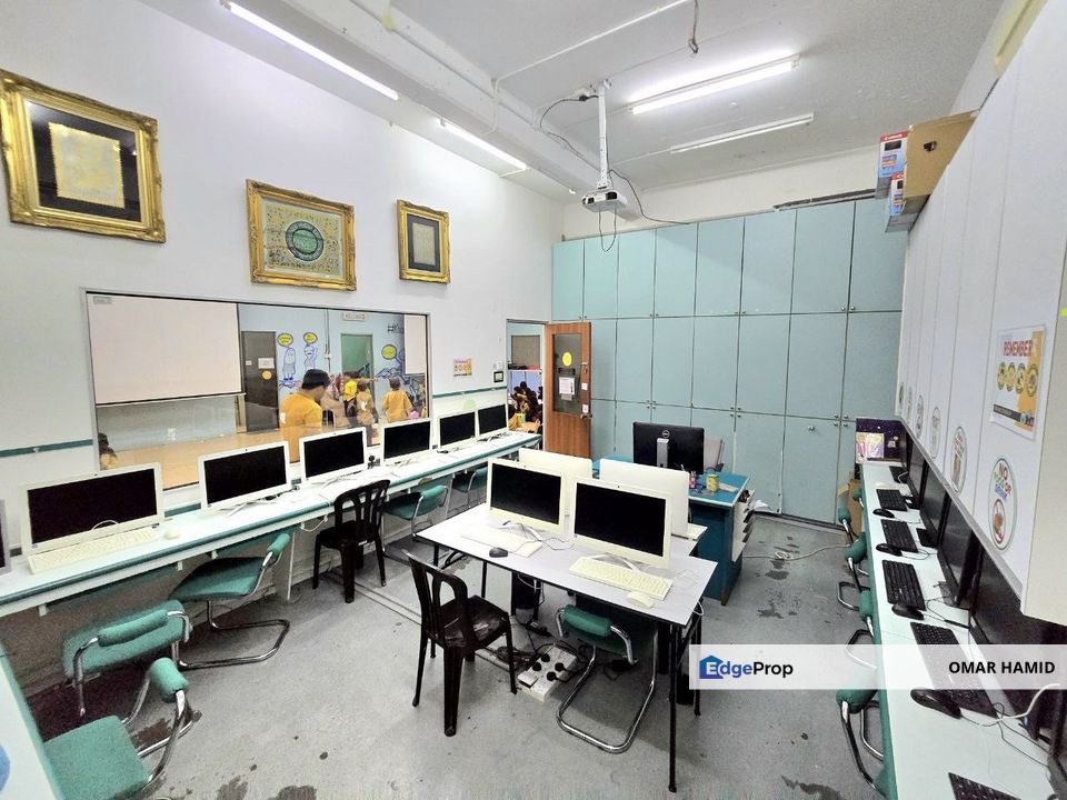 Taman Ampang Utama, Ampang, Selangor Bungalow House For Sale, Selangor, Ampang