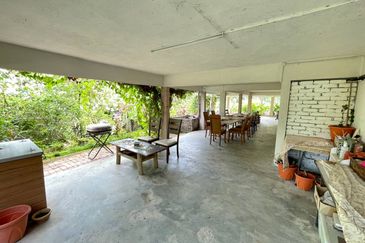 Kampung Bukit Lanjan