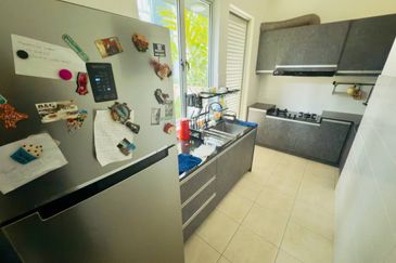 Parkfield Residences, Tropicana Heights