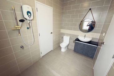 Parkfield Residences, Tropicana Heights