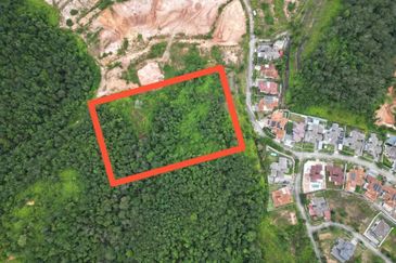 Taman Puncak Pinggiran Putra