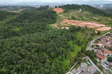 Taman Puncak Pinggiran Putra