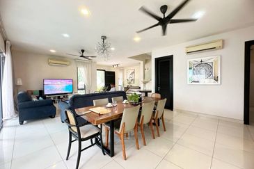 Bangi Lakehill Villas