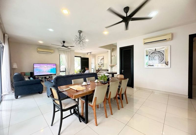 Bangi Lakehill Villas