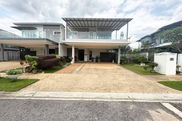 Bangi Lakehill Villas