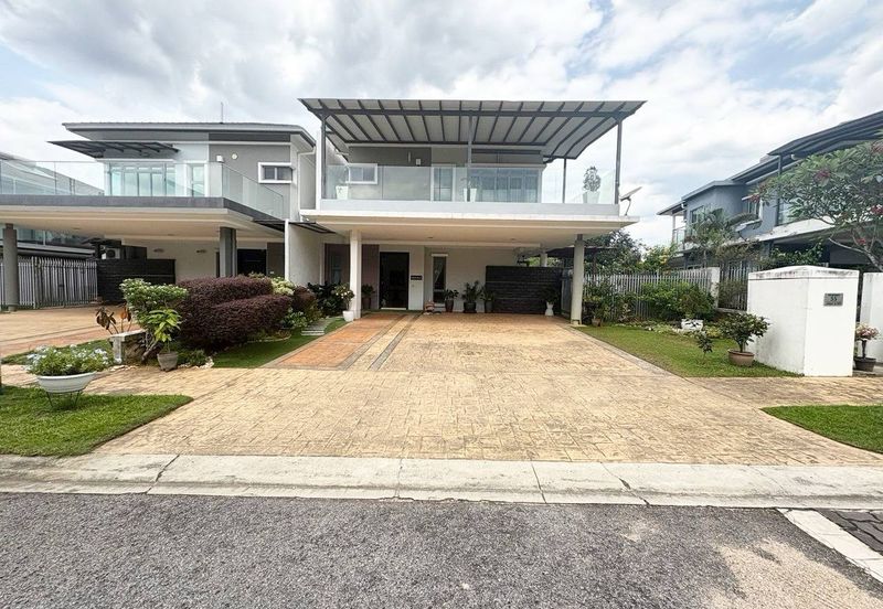 Bangi Lakehill Villas