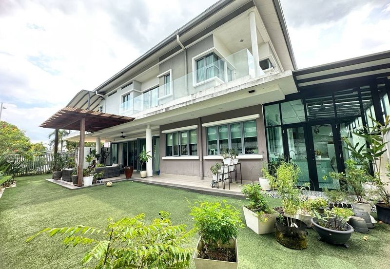 Bangi Lakehill Villas
