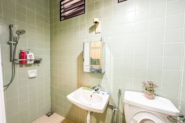 Jalan Bukit Antarabangsa 