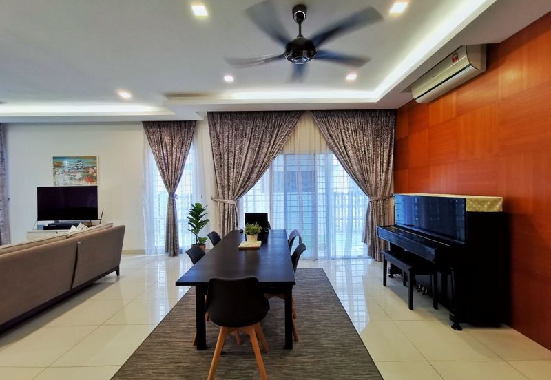 Perdana Lakeview East