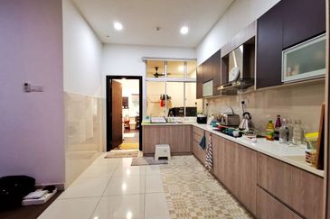 Perdana Lakeview East