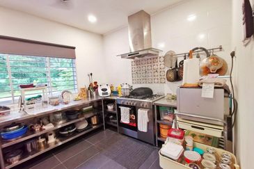 Perdana Lakeview East