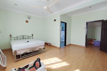 Taman Tasik Semenyih (Lake Residence)