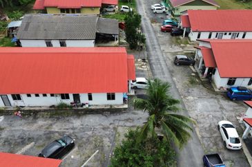 Sungai Merab, Bangi, Selangor Agriculture Land with Rental House For Sale