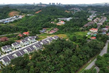 Sungai Merab, Bangi, Selangor Agriculture Land with Rental House For Sale