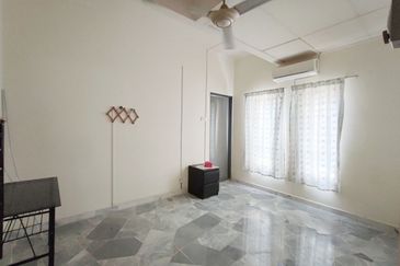 Taman Tasik Semenyih (Lake Residence)