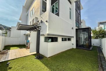 Clover Garden Residences