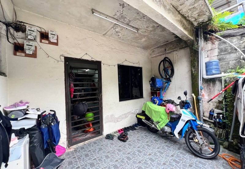 AU 1 (Datuk Keramat)