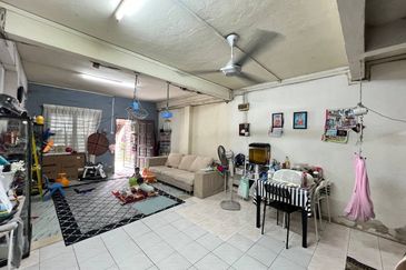 AU 1 (Datuk Keramat)