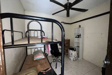 AU 1 (Datuk Keramat)