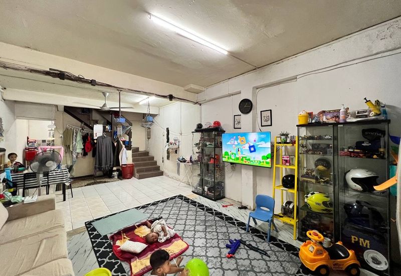 AU 1 (Datuk Keramat)