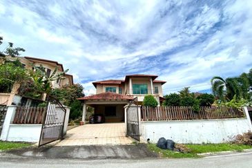 Putra Hill Residency