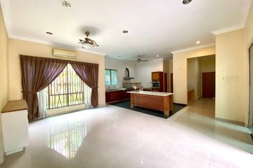 Putra Hill Residency