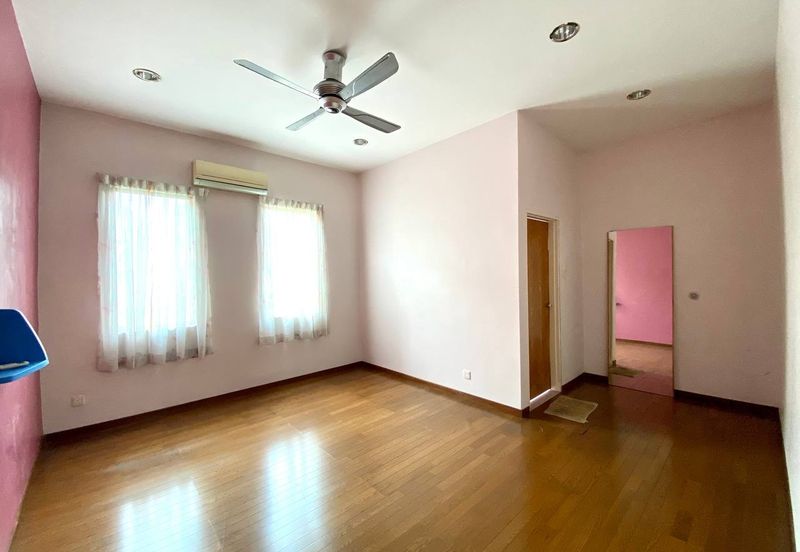 Putra Hill Residency