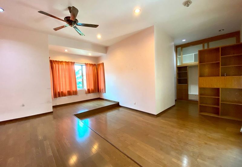 Putra Hill Residency