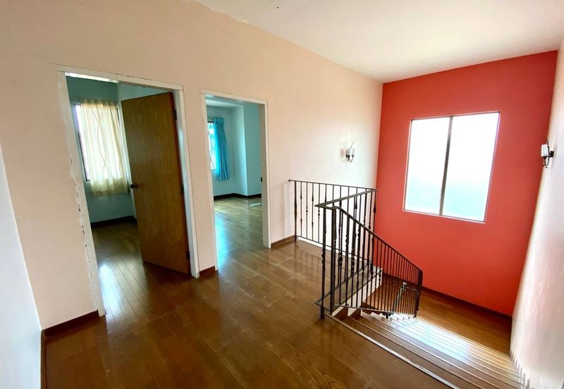 Putra Hill Residency