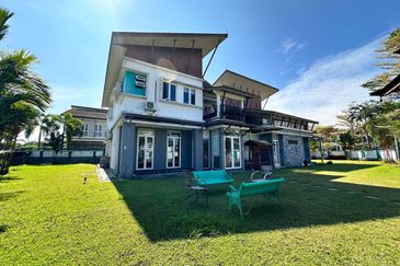 Titian, Bukit Jelutong