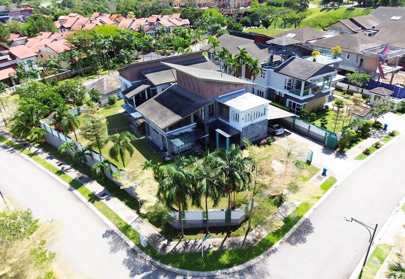 Titian, Bukit Jelutong