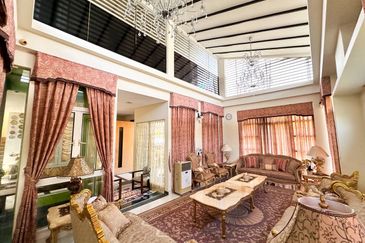 Titian, Bukit Jelutong