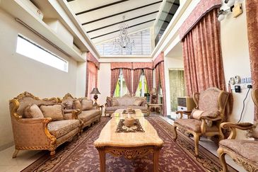 Titian, Bukit Jelutong