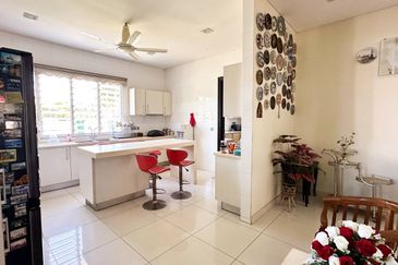 Titian, Bukit Jelutong